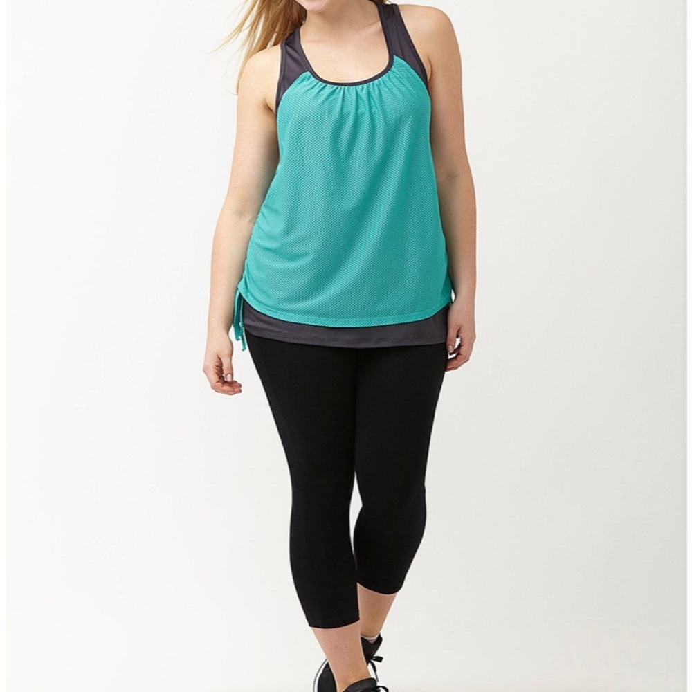 Livi Active Work Out Tank w/ mesh overlay 22/24
